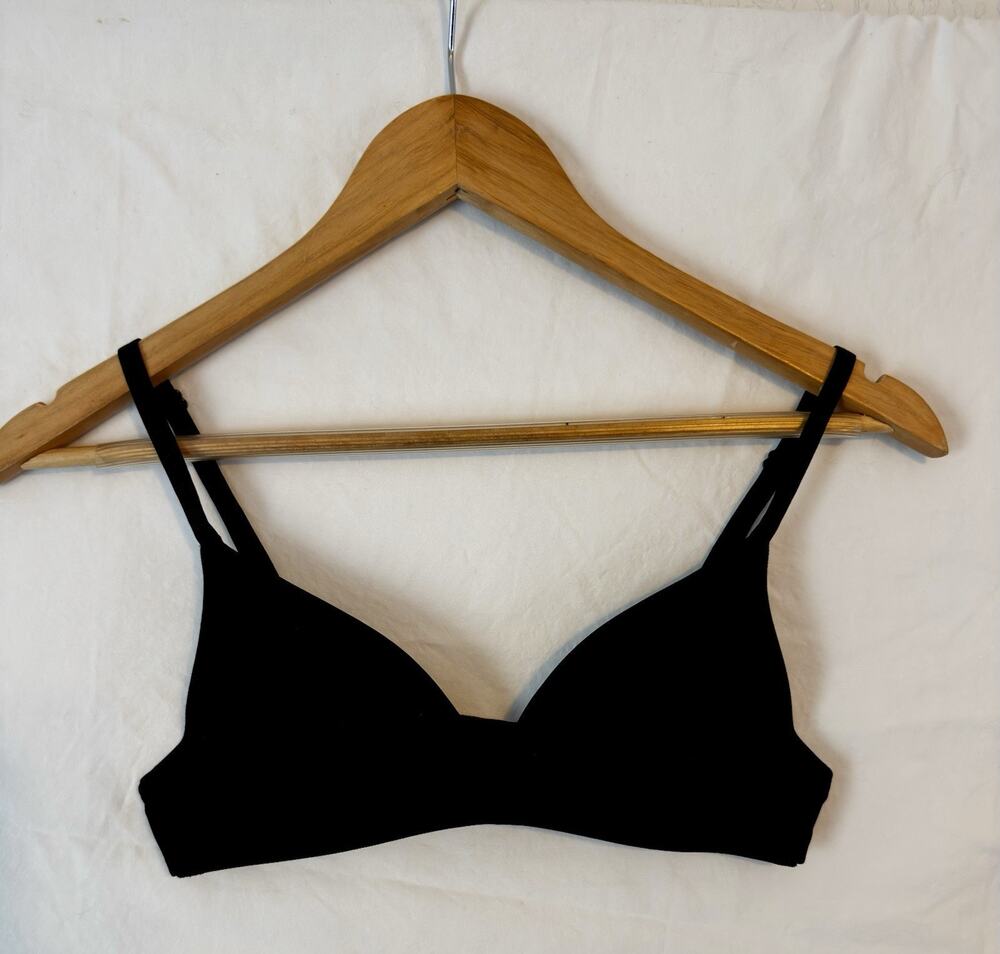 Victoria's Secret Black T-shirt Lightly Lined Wireless Bra 32A Convertible Strap